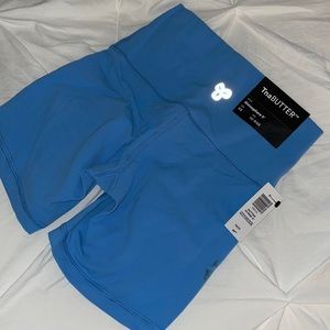 Aritzia biker shorts